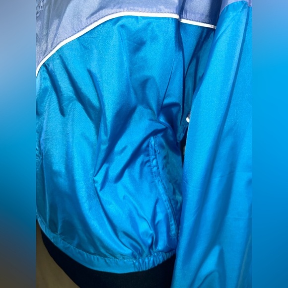 VINTAGE Adidas Women's Blue and Silver Qtr Zip Jacket - Picture 6 of 15